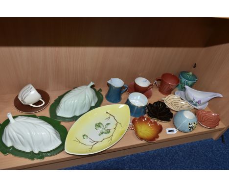 A COLLECTION OF MID-CENTURY CARLTON WARE CERAMICS, comprising a Carlton Ware match holder and striker with a crested shield d