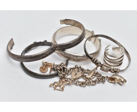 AN ASSORTMENT OF SILVER AND WHITE METAL JEWELLERY, to include a silver curb link bracelet, fitted with a heart padlock clasp,
