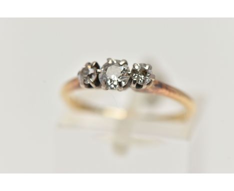 AN 18CT GOLD THREE STONE DIAMOND RING, three old cut diamonds in claw settings, estimated total diamond weight 0.35cts, each 