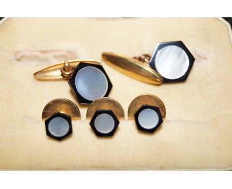 Mother of pearl cufflinks with collar studs
