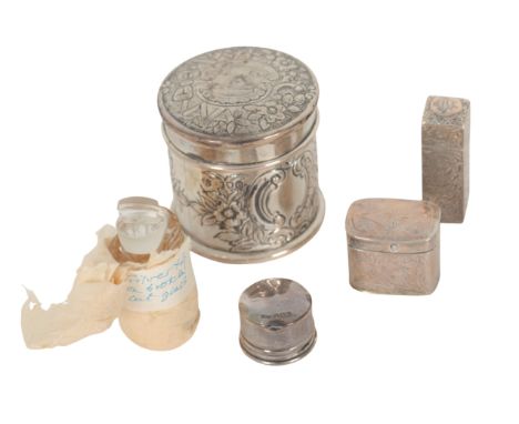 A SMALL GROUP OF SILVER AND SILVER MOUNTED ITEMS including a lidded pot by William Hutton &amp; Sons Ltd, London, 1898, toget