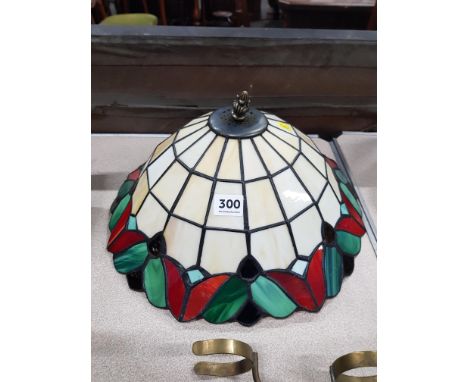 TIFFANY STYLE LAMP SHADE 