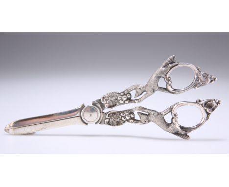 A PAIR OF EDWARDIAN SILVER GRAPE SCISSORS,&nbsp;by Walker &amp; Hall, Sheffield 1906, each handle cast with a fox and fruitin