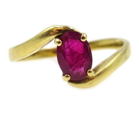 18ct gold single stone oval ruby ring, hallmarked Condition Report & Further Details Approx 3.5gm, size QClick here for furth