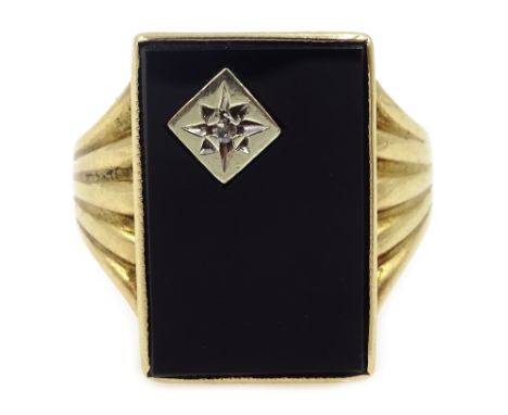 9ct gold onyx and diamond panel ring, London 1962 Condition Report & Further Details Approx 5gm, ring size R, panel = 18mm x 