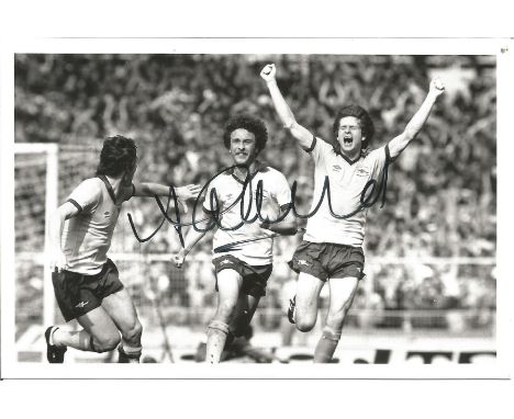 ALAN SUNDERLAND signed Arsenal FA Cup Final Photo. Good Condition. All autographs are genuine hand signed and come with a Cer