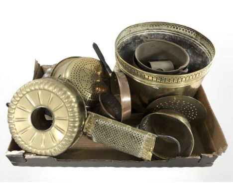 A group of brass and copper wares including planter, colander, long handled pan, etc. (1 box)