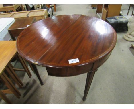  Sale Item:    MAHOGANY TIP OVER TABLE   Vat Status:   No Vat   Buyers Premium:  This lot is subject to a Buyers Premium of 1