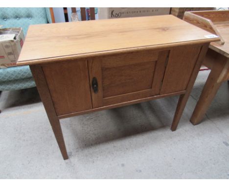  Sale Item:    OAK WASH STAND   Vat Status:   No Vat   Buyers Premium:  This lot is subject to a Buyers Premium of 15% + Vat 