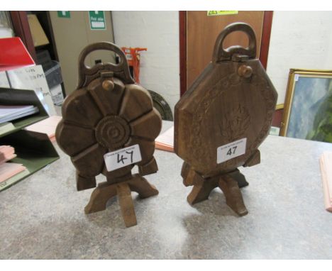  Sale Item:    2 CARVED CAKE STANDS   Vat Status:   No Vat   Buyers Premium:  This lot is subject to a Buyers Premium of 15% 