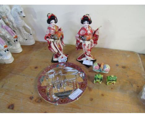  Sale Item:    2 ORIENTAL WOMEN PLATE & 2 CRUET SETS  Vat Status:   No Vat   Buyers Premium:  This lot is subject to a Buyers