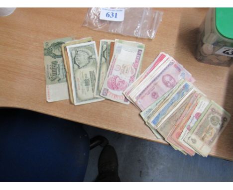  Sale Item:    BAG WORLD BANK NOTES   Vat Status:   No Vat   Buyers Premium:  This lot is subject to a Buyers Premium of 15% 