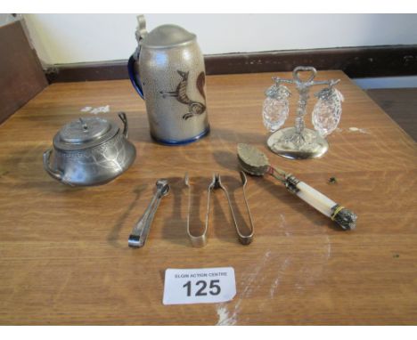  Sale Item:    BOX E P & PEWTER WARE ETC (AF)   Vat Status:   No Vat   Buyers Premium:  This lot is subject to a Buyers Premi