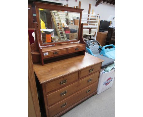  Sale Item:    OAK DRESSING TABLE   Vat Status:   No Vat   Buyers Premium:  This lot is subject to a Buyers Premium of 15% + 