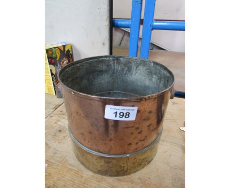  Sale Item:    COPPER & BRASS POT   Vat Status:   No Vat   Buyers Premium:  This lot is subject to a Buyers Premium of 15% + 