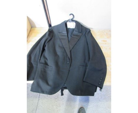  Sale Item:    3 PCE DINNER SUIT (AF)   Vat Status:   No Vat   Buyers Premium:  This lot is subject to a Buyers Premium of 15