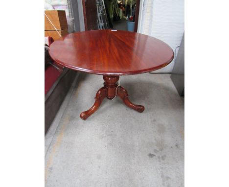  Sale Item:    MAHOGANY TILT TOP PEDESTAL TABLE (AF)  Vat Status:   No Vat   Buyers Premium:  This lot is subject to a Buyers
