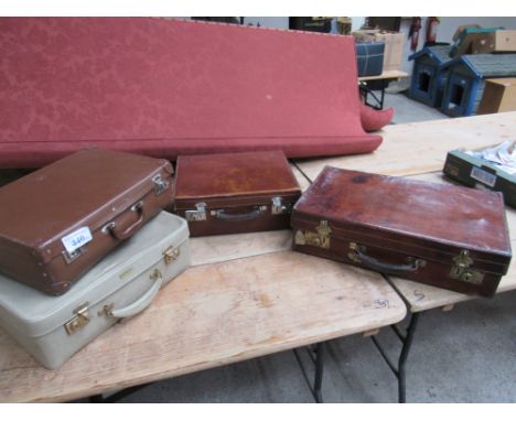  Sale Item:    SELECTION SUITCASES   Vat Status:   No Vat   Buyers Premium:  This lot is subject to a Buyers Premium of 15% +