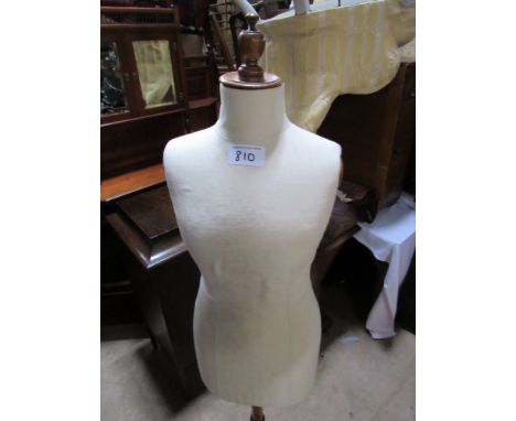  Sale Item:    MANNEQUIN DUMMY   Vat Status:   No Vat   Buyers Premium:  This lot is subject to a Buyers Premium of 15% + Vat