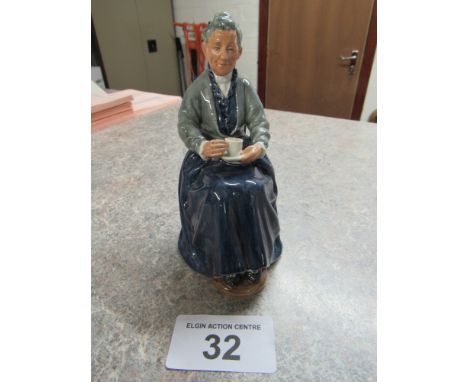  Sale Item:    ROYAL DOULTON FIGURE THE CUP OF TEA HN2322  Vat Status:   No Vat   Buyers Premium:  This lot is subject to a B