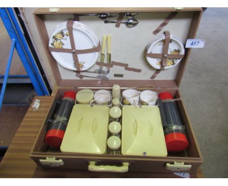  Sale Item:    BREXTON PICNIC SET   Vat Status:   No Vat   Buyers Premium:  This lot is subject to a Buyers Premium of 15% + 