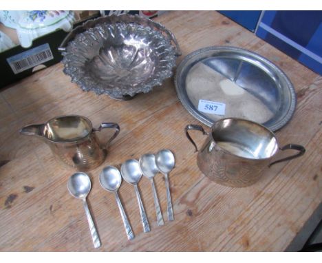  Sale Item:    BOX PLATED WARE   Vat Status:   No Vat   Buyers Premium:  This lot is subject to a Buyers Premium of 15% + Vat