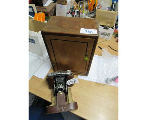  Sale Item:    NETTAR CAMERA & WOODEN BOX (AF)   Vat Status:   No Vat   Buyers Premium:  This lot is subject to a Buyers Prem