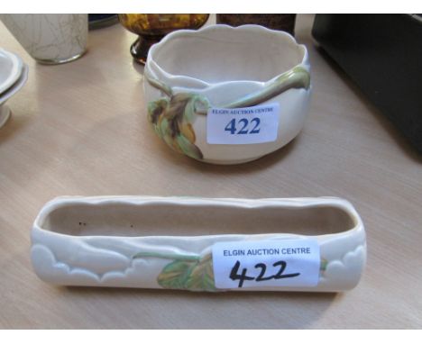  Sale Item:    2 PCS CLARICE CLIFF WARE   Vat Status:   No Vat   Buyers Premium:  This lot is subject to a Buyers Premium of 