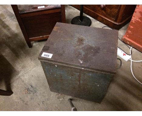  Sale Item:    STEEL TRUNK (AF)   Vat Status:   No Vat   Buyers Premium:  This lot is subject to a Buyers Premium of 15% + Va