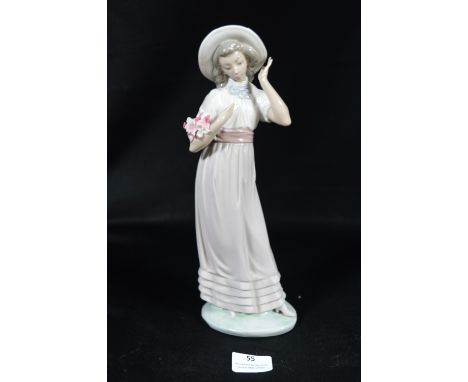 Lladro Nao Figurine 