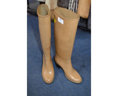 Pair of 1970's Ladies Italian Light Tan Boots by Rontani Size: 5 