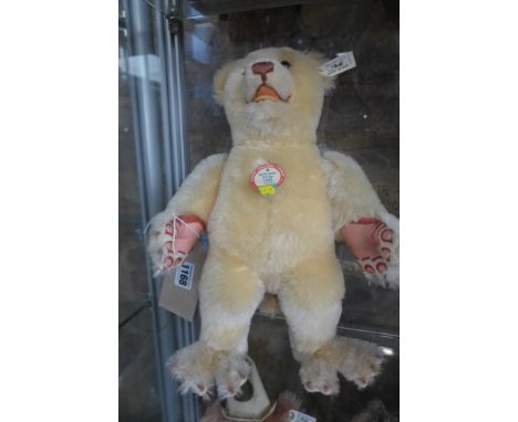 A Steiff Snap Dicky 1936 replica, made in 1996, limited to 5000, EAN 408243 - 32cm tall, with box and certificate 