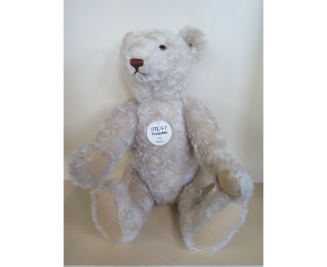 A Steiff white bear, 1921 replica, made in 2004 - limited to 1921, EAN 407291 - 70cm tall with box and certificate 