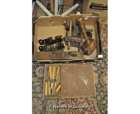 Stanley planes no.4 and 72, Acorn plane no.4, wooden planes, mallet, router, woodcarving tools.