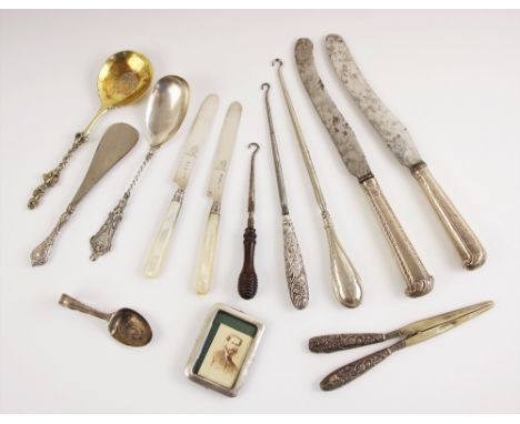 A selection of silver items, to include a pair of George III silver butter knife, possibly Samuel Pemberton, Birmingham 1805,