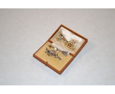 Five vintage paste set brooches 