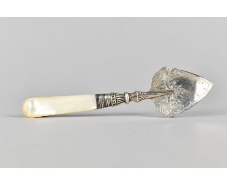 An Edwardian Silver and Mother of Pearl Handled Butter Spade with Shaped Pierced Bowl Incorporating Birds and Foliage, Birmin