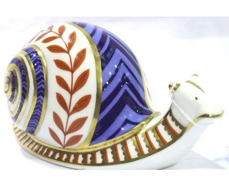 Royal Crown Derby large snail with silver stopper, L: 12 cm. No cracks, chips or visible restoration. P&amp;P Group 1 (£14+VA