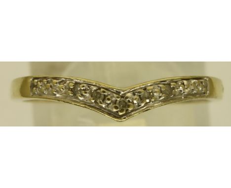 9ct gold diamond wishbone ring, size O, 1.7g. P&amp;P Group 1 (£14+VAT for the first lot and £1+VAT for subsequent lots) 