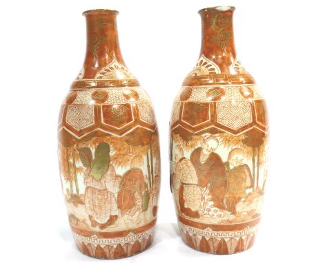 Pair of Imari bottle vases with underglaze seal marks, H: 18 cm. P&amp;P Group 2 (£18+VAT for the first lot and £3+VAT for su