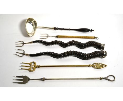 A pair of electroplate and white metal mounted horn toasting forks; three further assorted toasting forks including a telesco