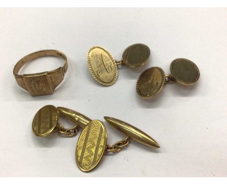 9ct gold signet ring and two pairs of 9ct gold cufflinks Total weight 17.4 grams 