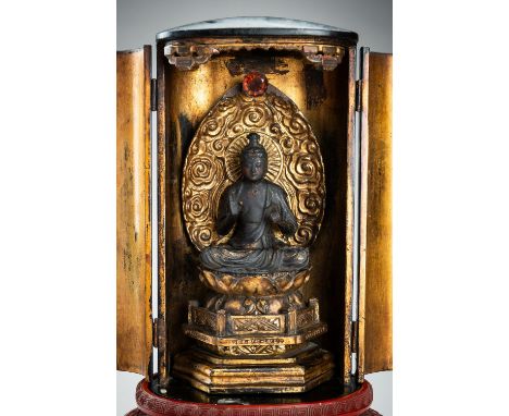 A LACQUER ZUSHI (PORTABLE BUDDHIST SHRINE) DEPICTING KANNON, EDO - MEIJIJapan, Edo period (1615-1868) - Meiji period (1868-19