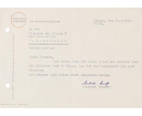Berthold Brecht    Schriftsteller, 1898-1956. Maschinengeschriebener Brief mit Unterschrift. Berlin, 18. Mai 1954. 1 Seite. 1