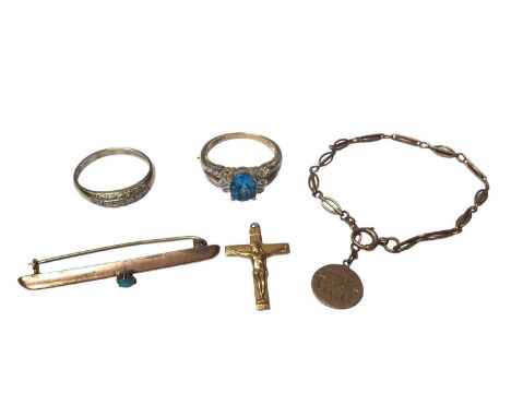 Group of gold and yellow metal jewellery to include 18ct gold diamond set ring, 9ct gold gem set ring, 9ct gold bar brooch, y