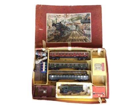 Part Marklin OO Gauge train set with DSG &amp; DB coaches (no locomotive), plus Tri-ang "The Blue Pullman" train set with pow