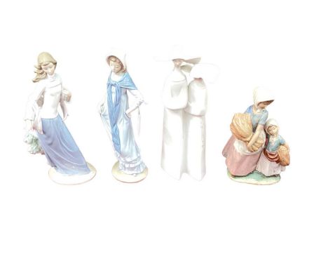Group of Lladro and Nao figures and animal ornaments (20)