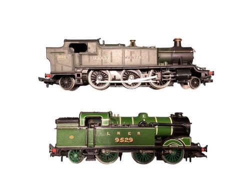 Airfix OO Gauge GWR 2-6-2 Prarie tank engine 6110 &amp; LNER 0-6-2 tank engine 9529, BR Class 31 diesel 31 401 with two Class