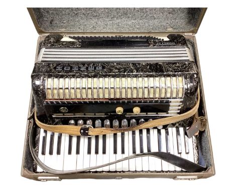 Hohner Organola IVP in case