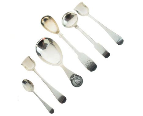 Silver caddy spoon, two silver salt shovels etc   Condition: 